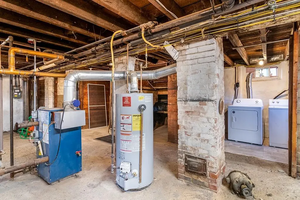 181 Summit Street East Providence RI 02914