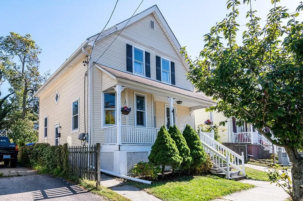 181 Summit Street East Providence RI 02914