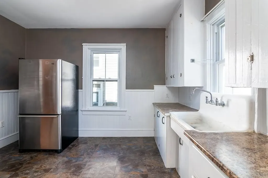 181 Summit Street East Providence RI 02914