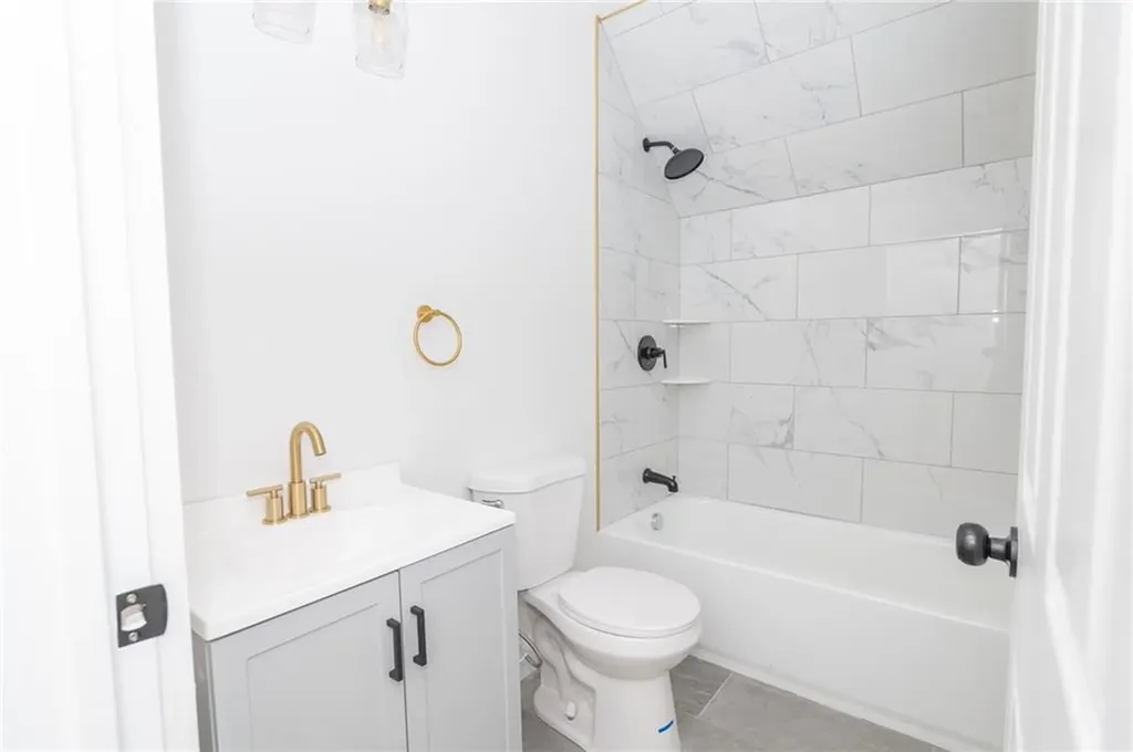 84 Pembroke Avenue Providence RI 02908