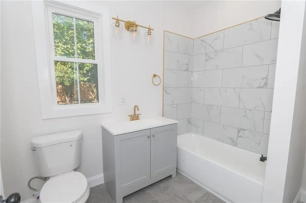 84 Pembroke Avenue Providence RI 02908