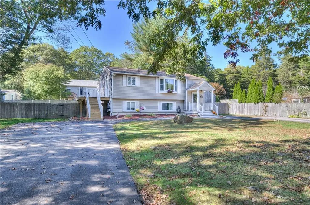 25 Cedar Grove Drive Exeter RI 02822