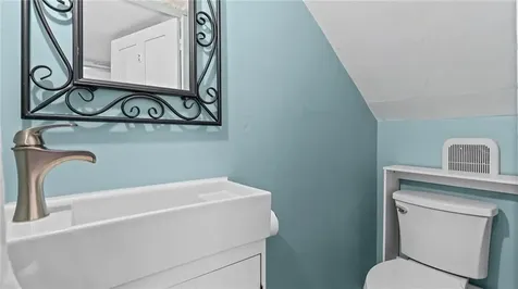 50 Charles Street Bristol RI 02809