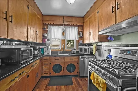 64 Ralph Street Providence RI 02909