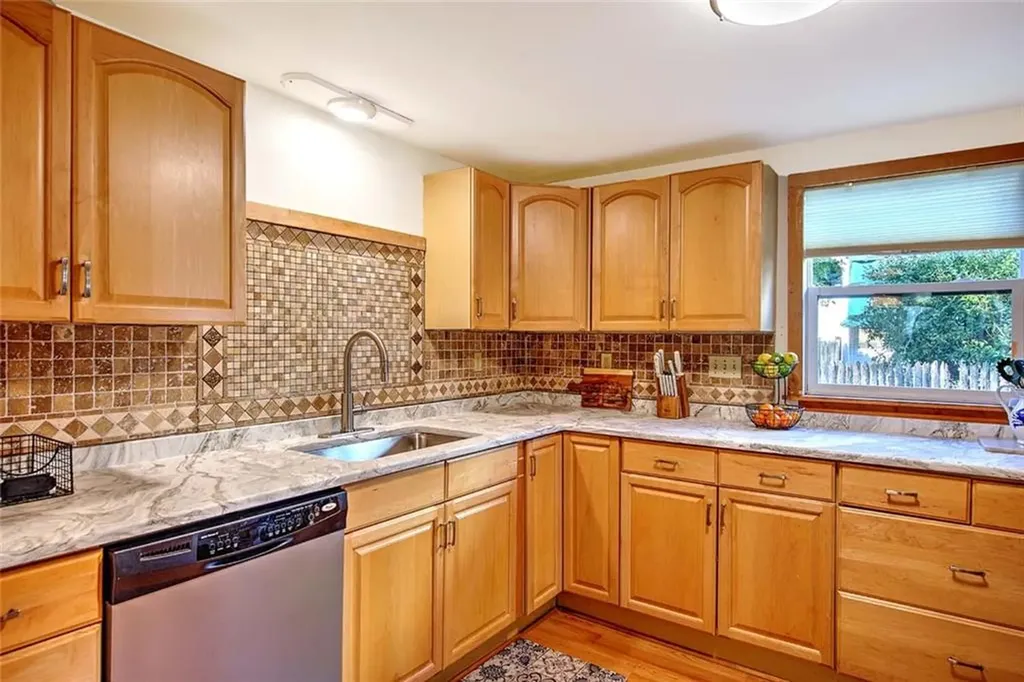 20 Townsend Street Barrington RI 02806