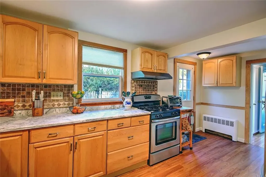 20 Townsend Street Barrington RI 02806