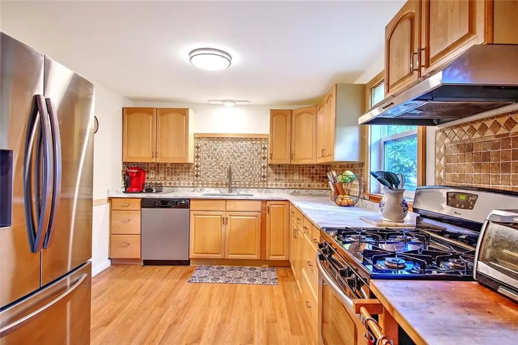 20 Townsend Street Barrington RI 02806