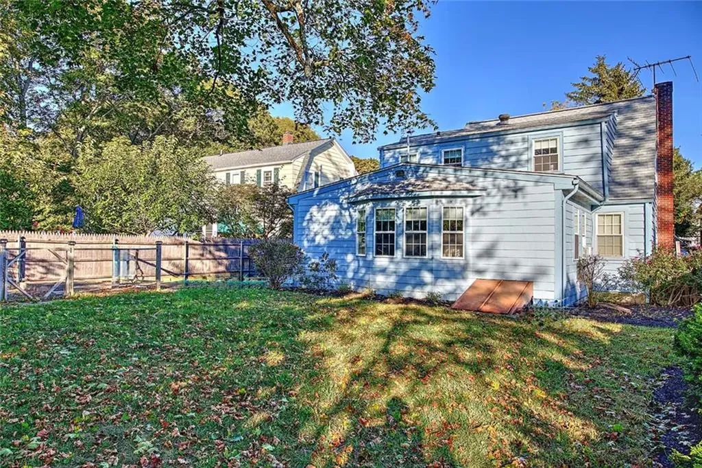 20 Townsend Street Barrington RI 02806