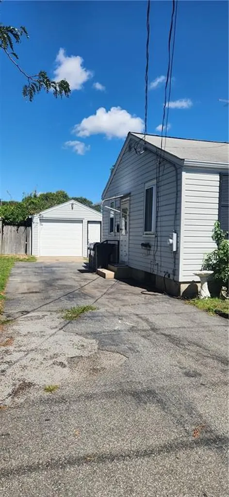 93 Easton Avenue Warwick RI 02888