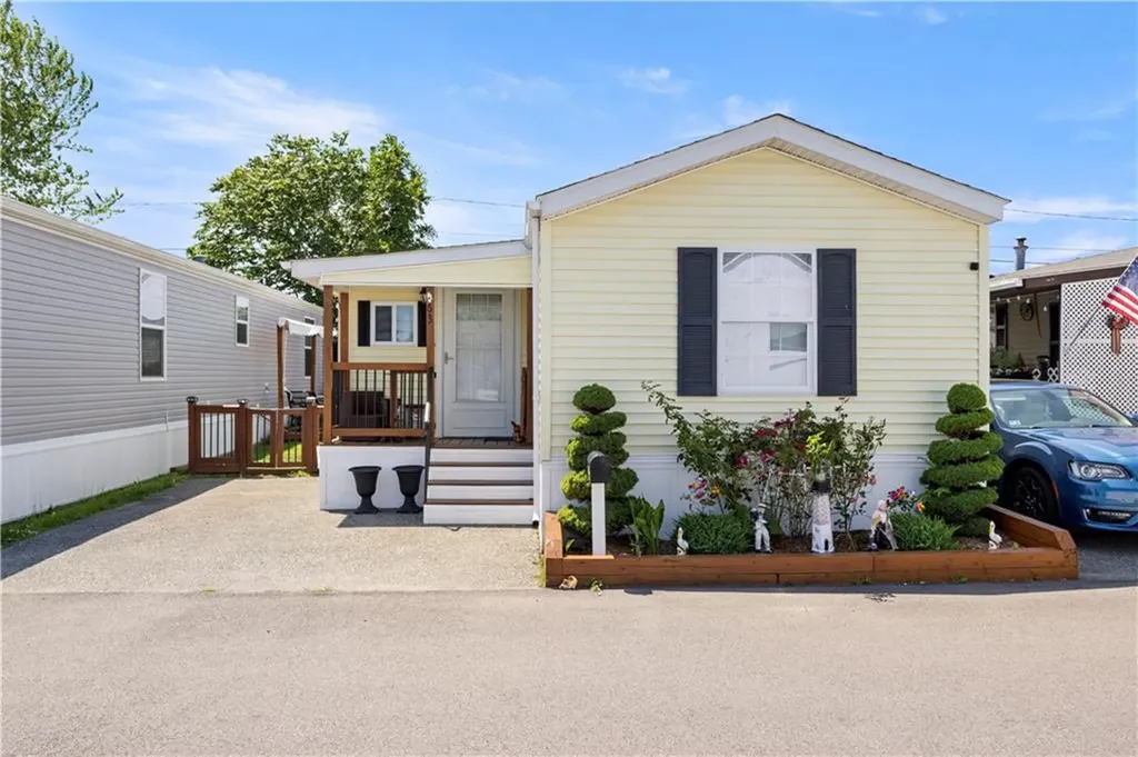 63 East Drive East Providence RI 02916