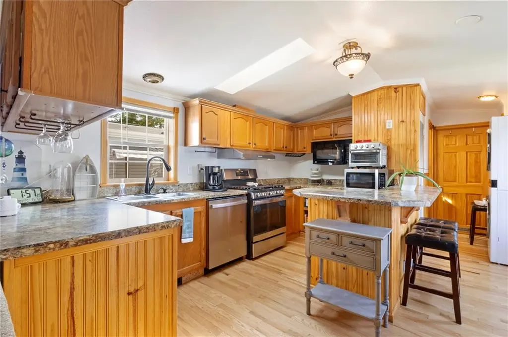 63 East Drive East Providence RI 02916