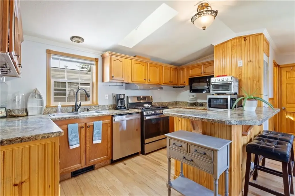 63 East Drive East Providence RI 02916