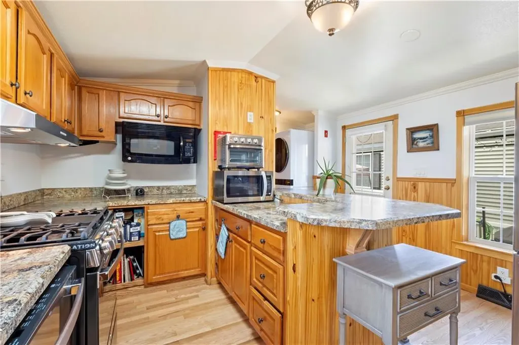 63 East Drive East Providence RI 02916