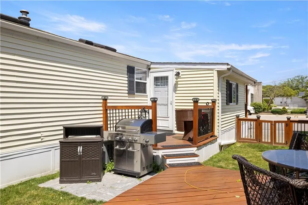 63 East Drive East Providence RI 02916