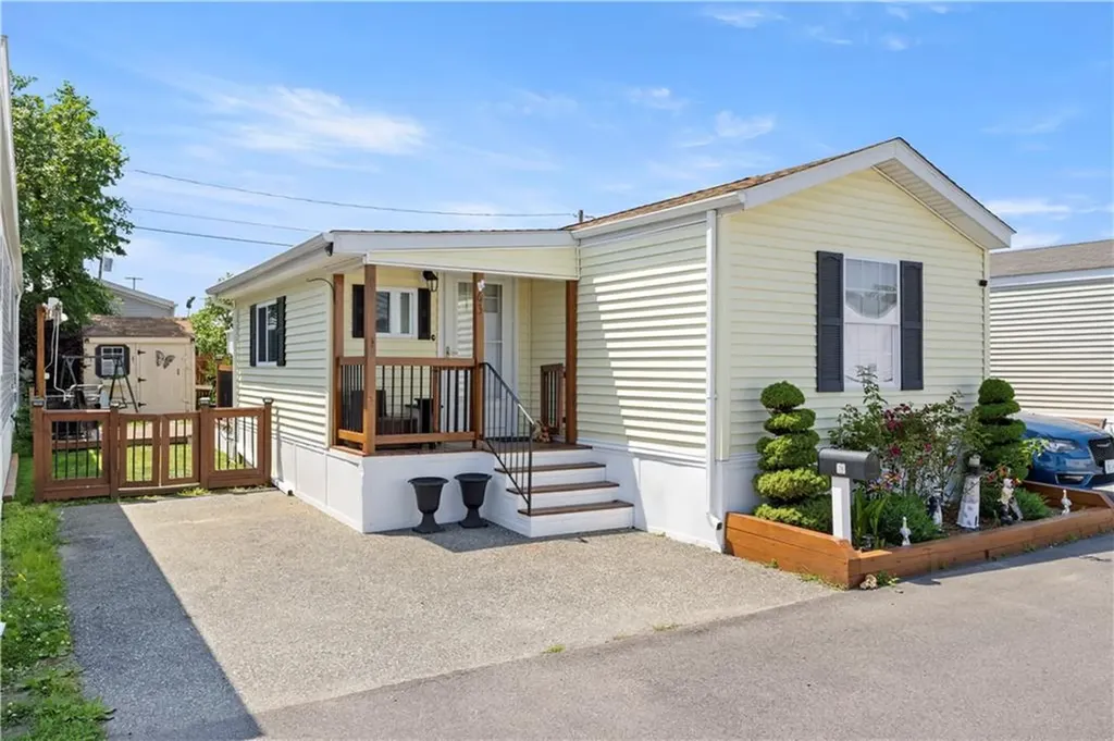 63 East Drive East Providence RI 02916