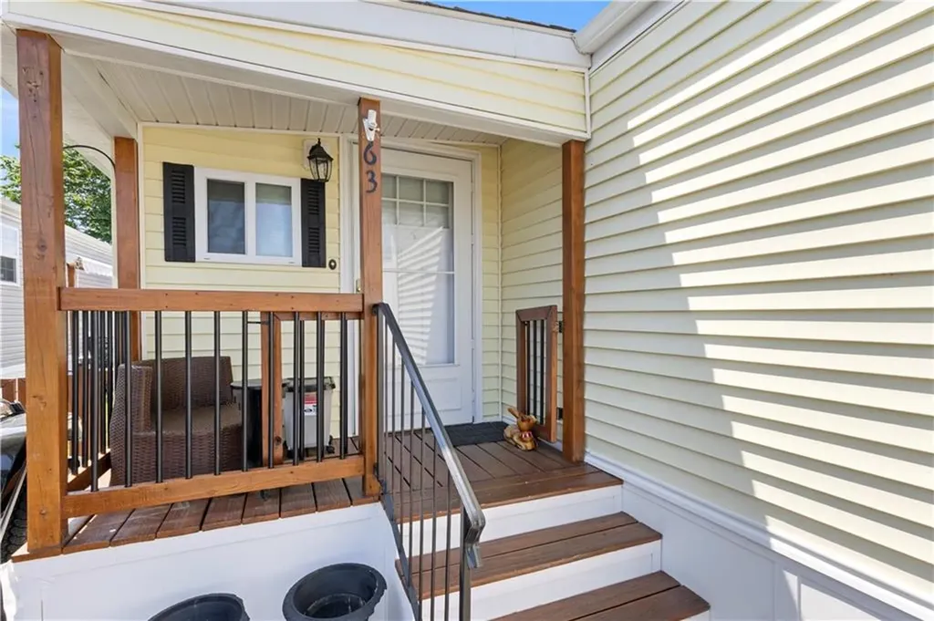 63 East Drive East Providence RI 02916