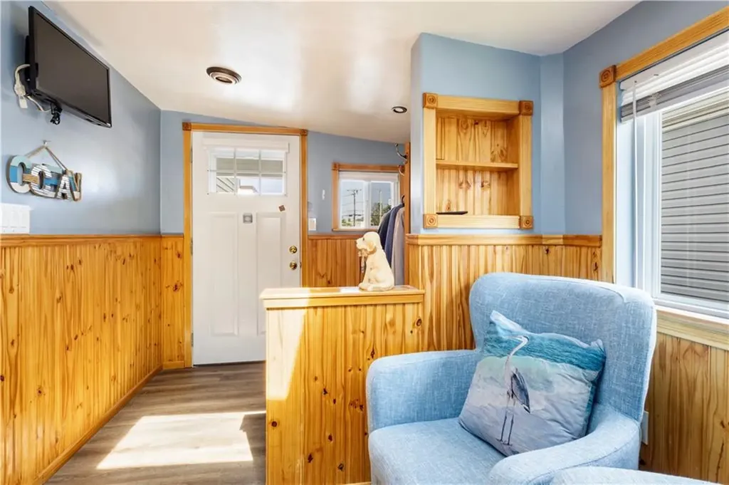 63 East Drive East Providence RI 02916