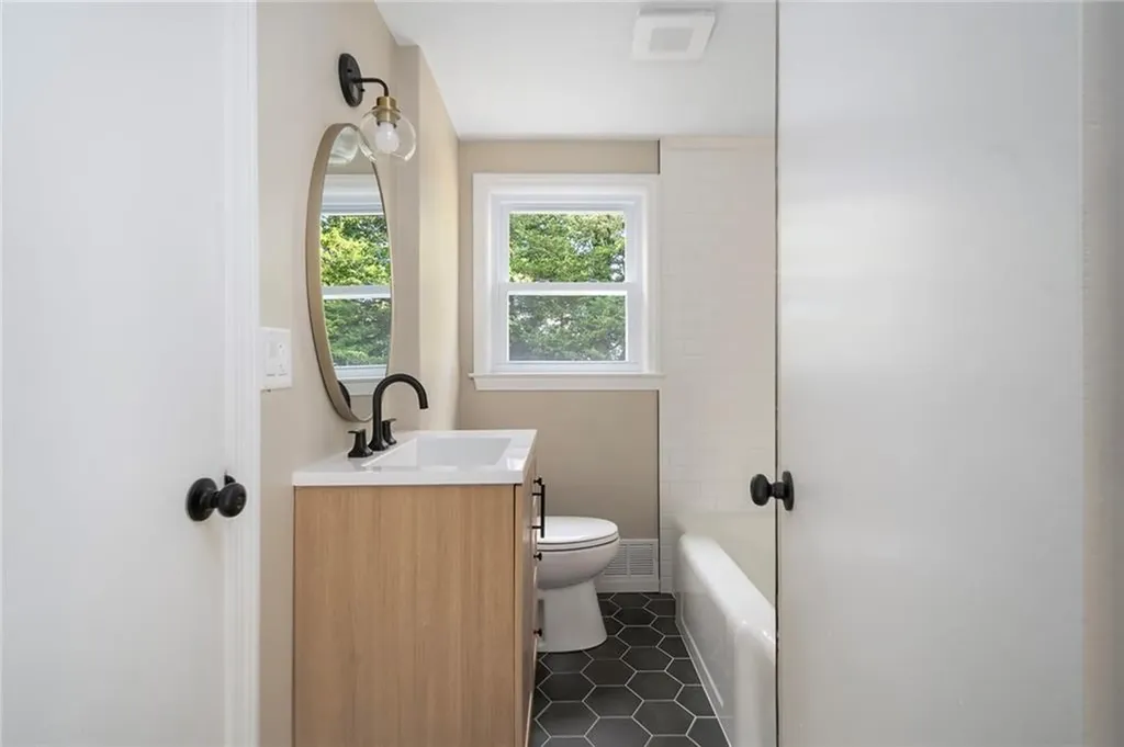 111 Missouri Drive Warwick RI 02886