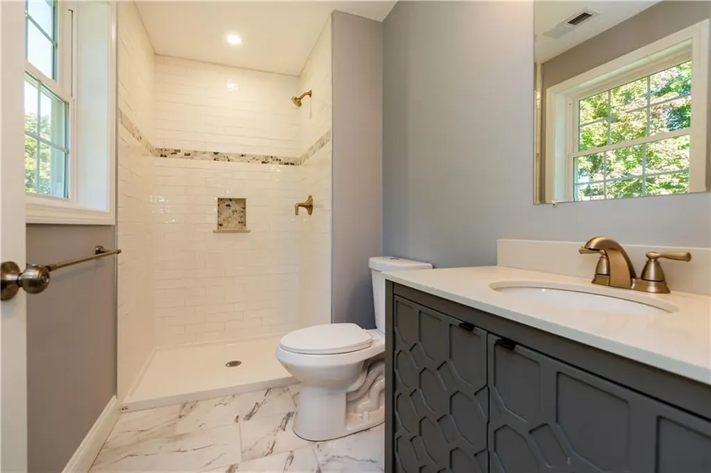 7 June Court West Warwick RI 02816