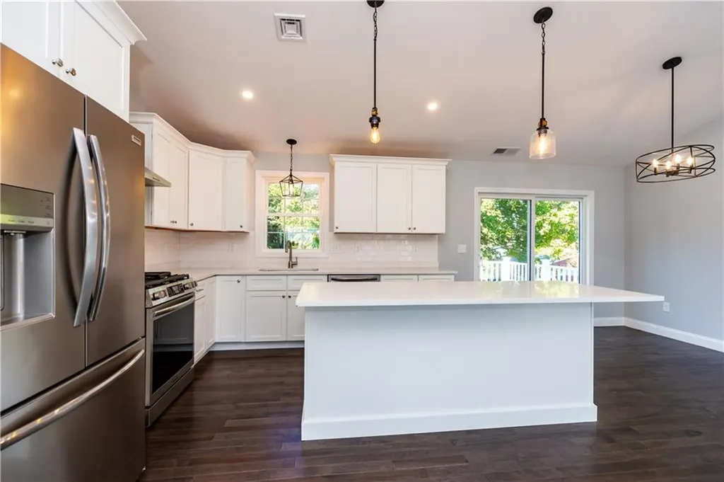 7 June Court West Warwick RI 02816