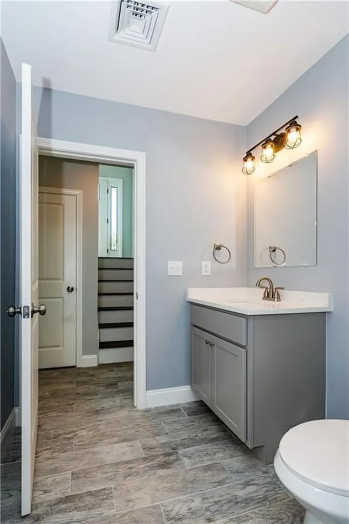 7 June Court West Warwick RI 02816