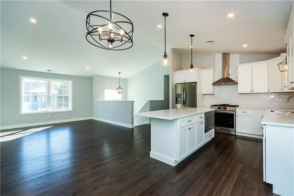 7 June Court West Warwick RI 02816