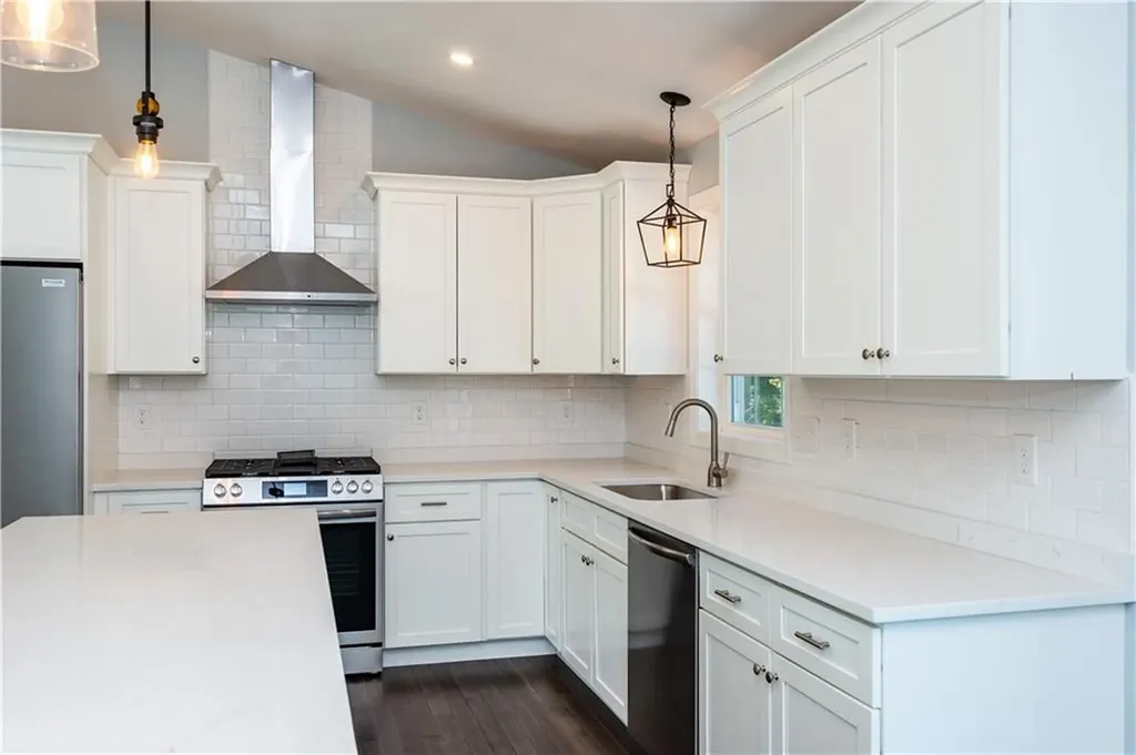 7 June Court West Warwick RI 02816