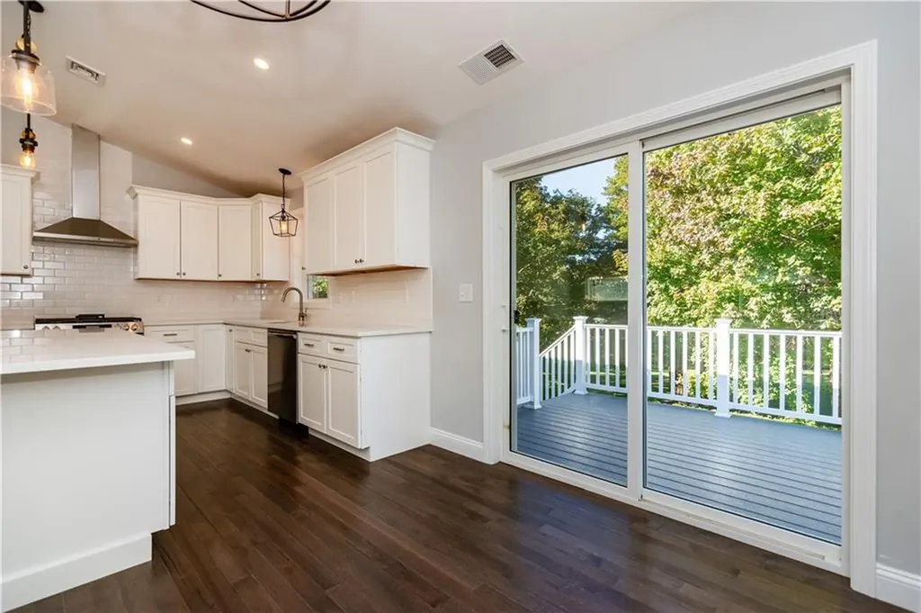 7 June Court West Warwick RI 02816