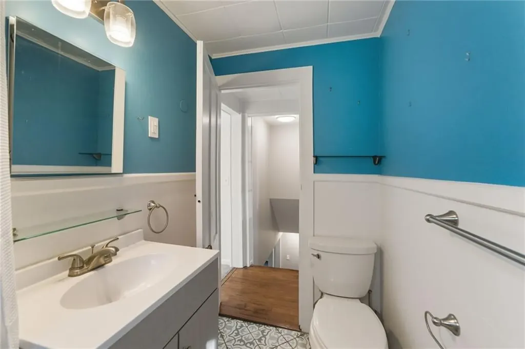 21 Summit Avenue Tiverton RI 02878