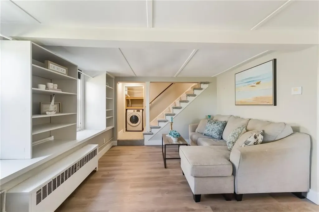 21 Summit Avenue Tiverton RI 02878
