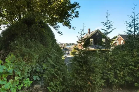 21 Summit Avenue Tiverton RI 02878