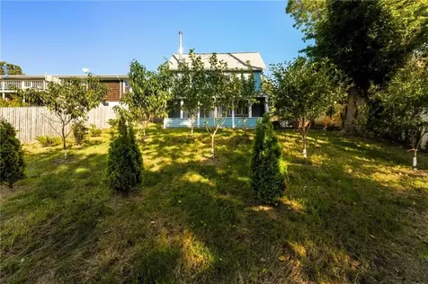 21 Summit Avenue Tiverton RI 02878