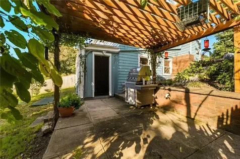 21 Summit Avenue Tiverton RI 02878