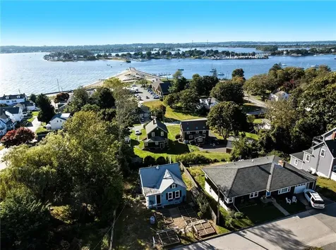 21 Summit Avenue Tiverton RI 02878