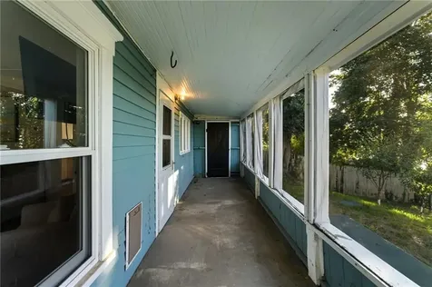 21 Summit Avenue Tiverton RI 02878