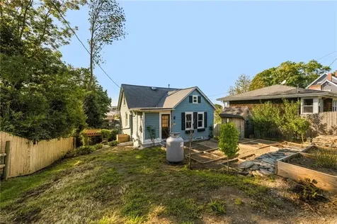 21 Summit Avenue Tiverton RI 02878