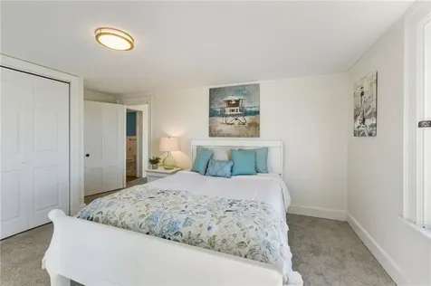 21 Summit Avenue Tiverton RI 02878