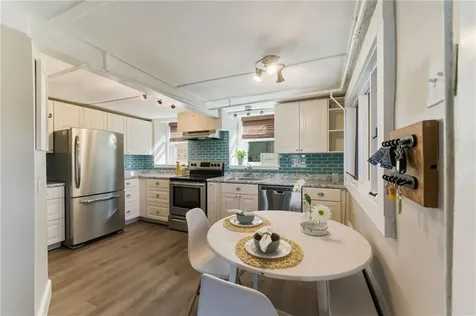 21 Summit Avenue Tiverton RI 02878