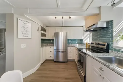 21 Summit Avenue Tiverton RI 02878