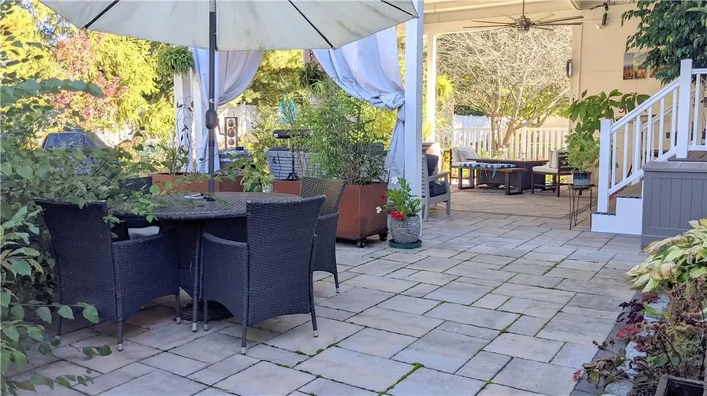 4 Spinnaker Drive East Providence RI 02915