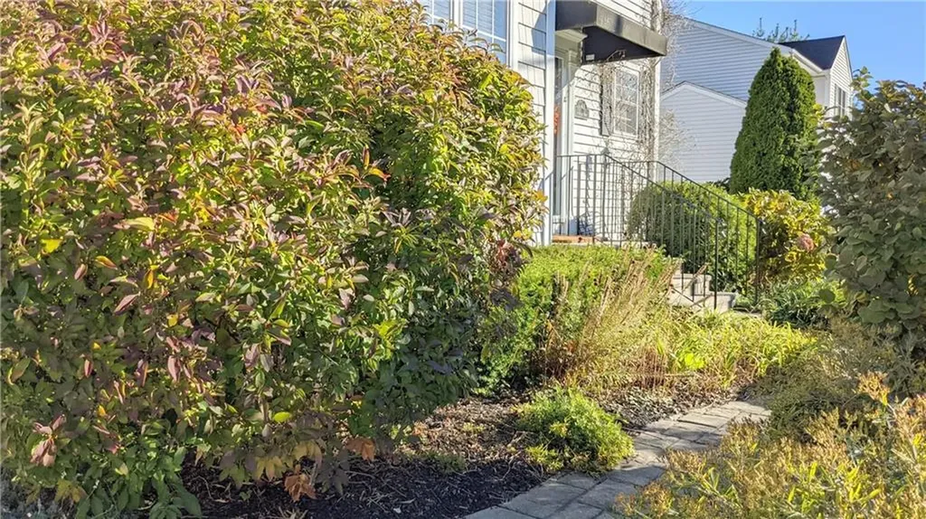 4 Spinnaker Drive East Providence RI 02915