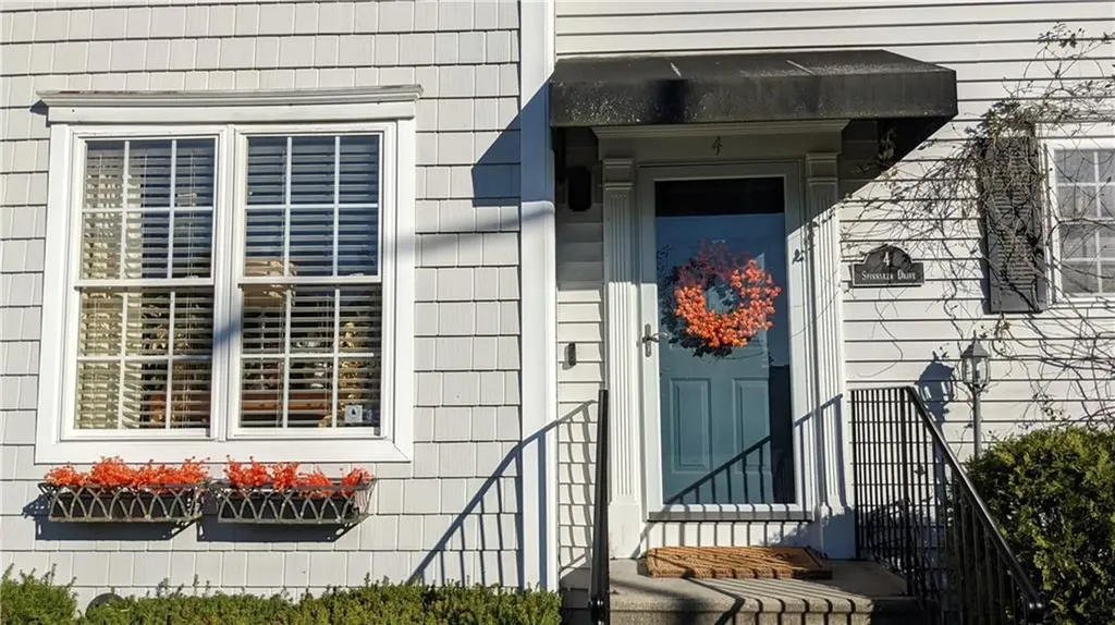 4 Spinnaker Drive East Providence RI 02915