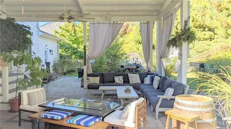 4 Spinnaker Drive East Providence RI 02915