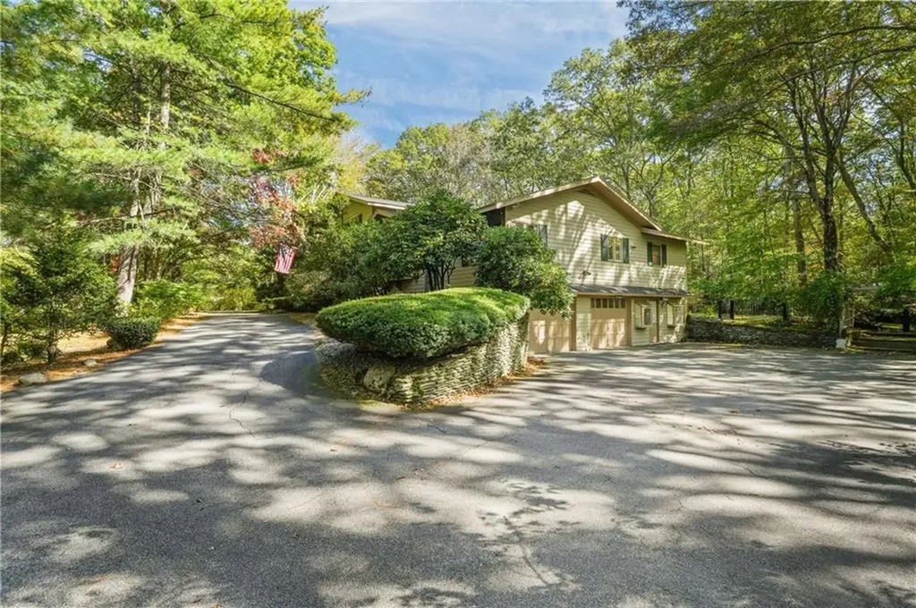 310 Twin River Road Lincoln RI 02865