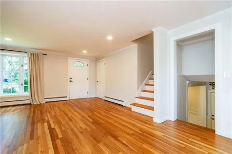 219 Brookhaven Road North Kingstown RI 02852