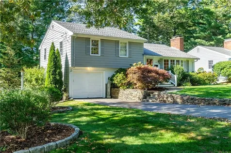 219 Brookhaven Road North Kingstown RI 02852