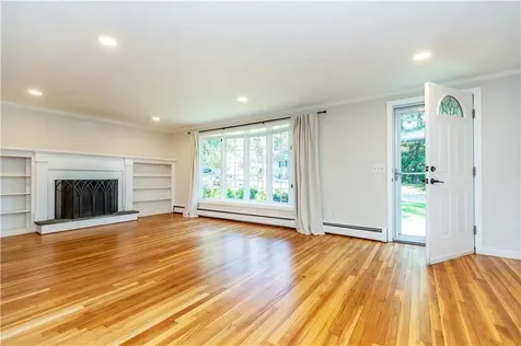 219 Brookhaven Road North Kingstown RI 02852