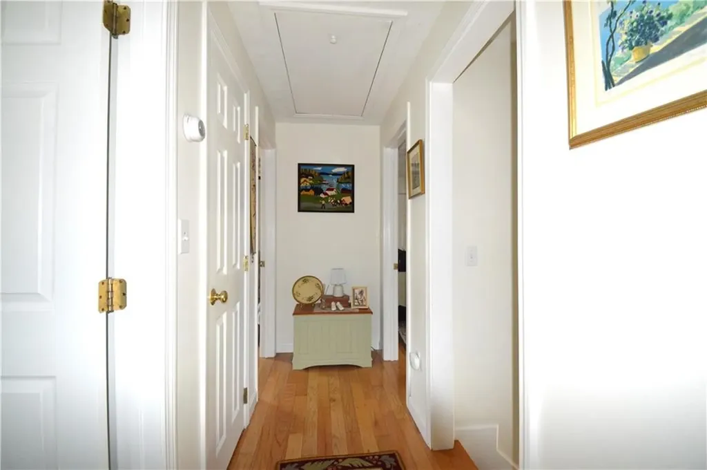 27 Hamlet Court Bristol RI 02809