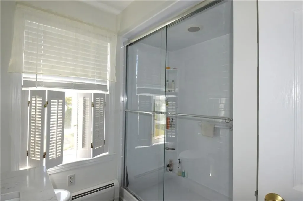 27 Hamlet Court Bristol RI 02809