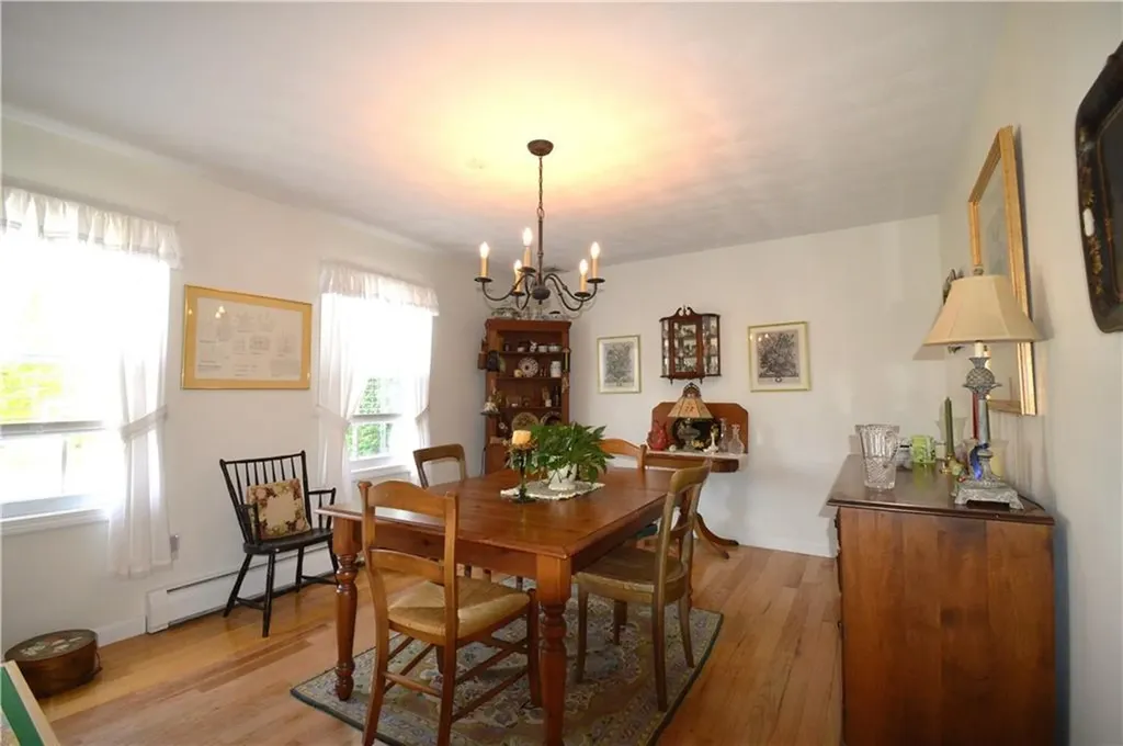 27 Hamlet Court Bristol RI 02809